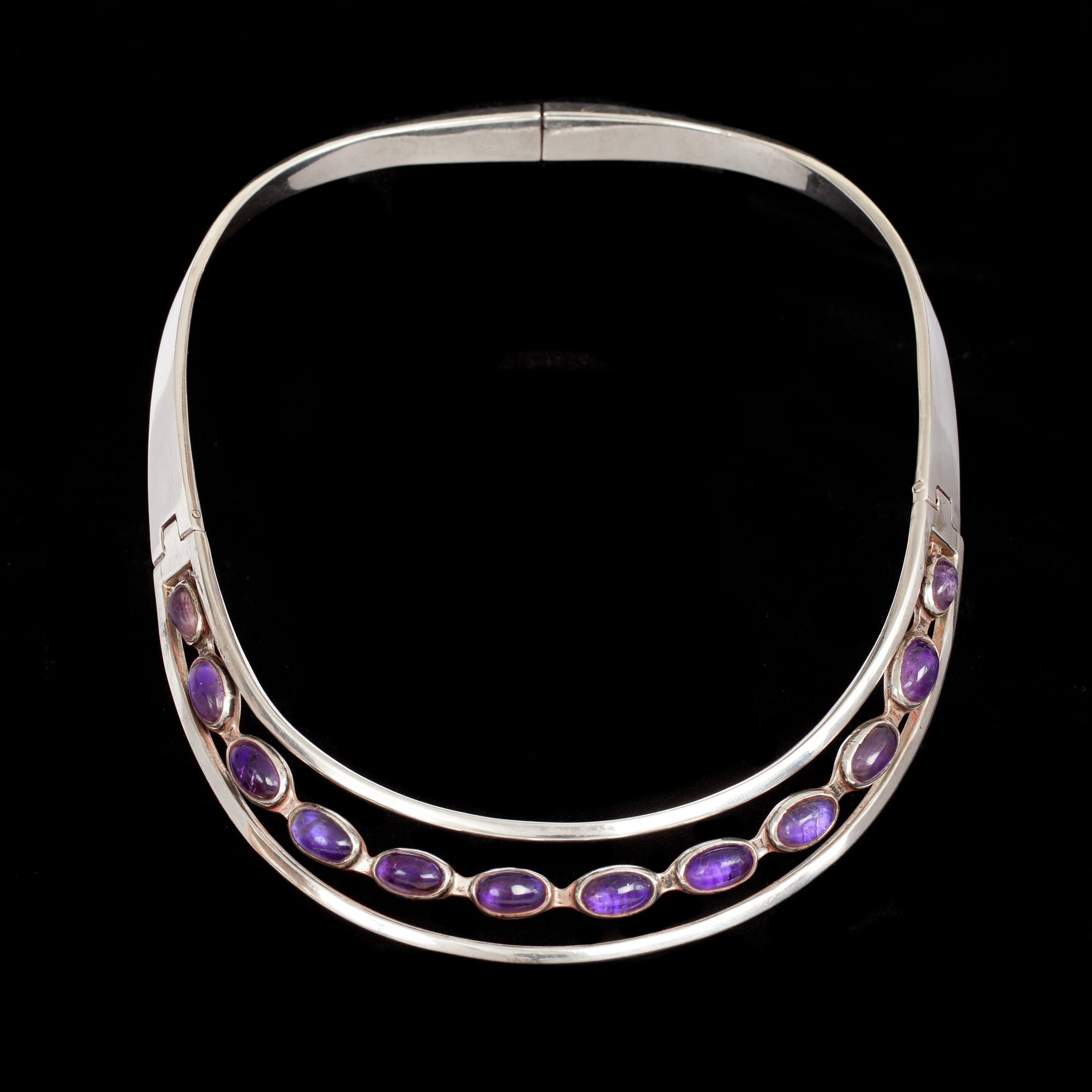 COLLIER samt ARMBAND, silver med ametister. Mexico 1900-talets andra hälft. Vikt tot ca 150 g.