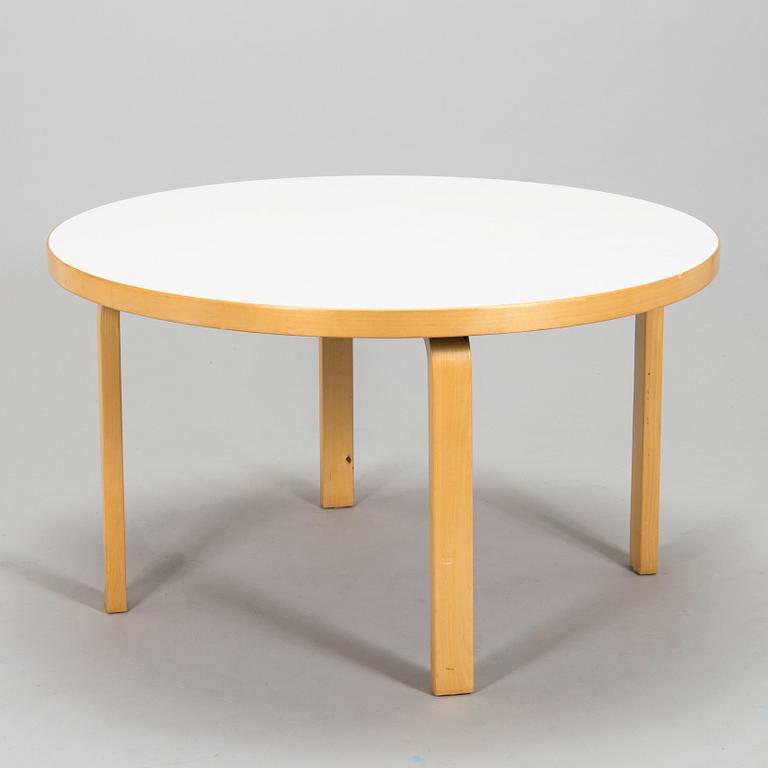 Alvar Aalto, A table model 90 A for Artek.