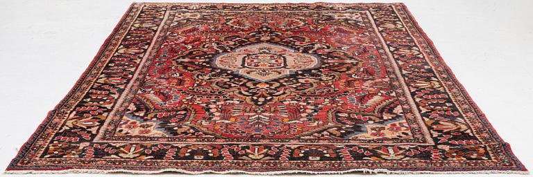 Rug, Hamadan, approx. 330 x 223 cm.