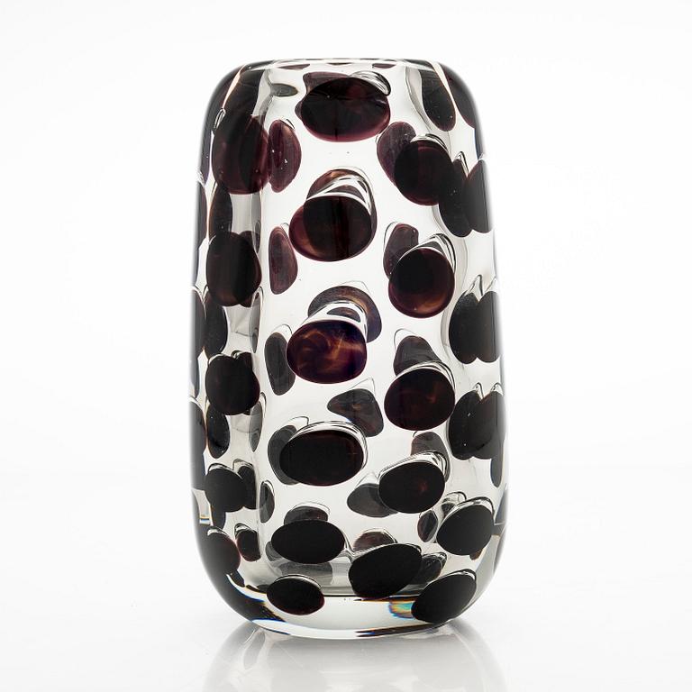 Saara Hopea, a 'Panther' glass vase, signed S. Hopea Nuutajärvi Notsjö -58.
