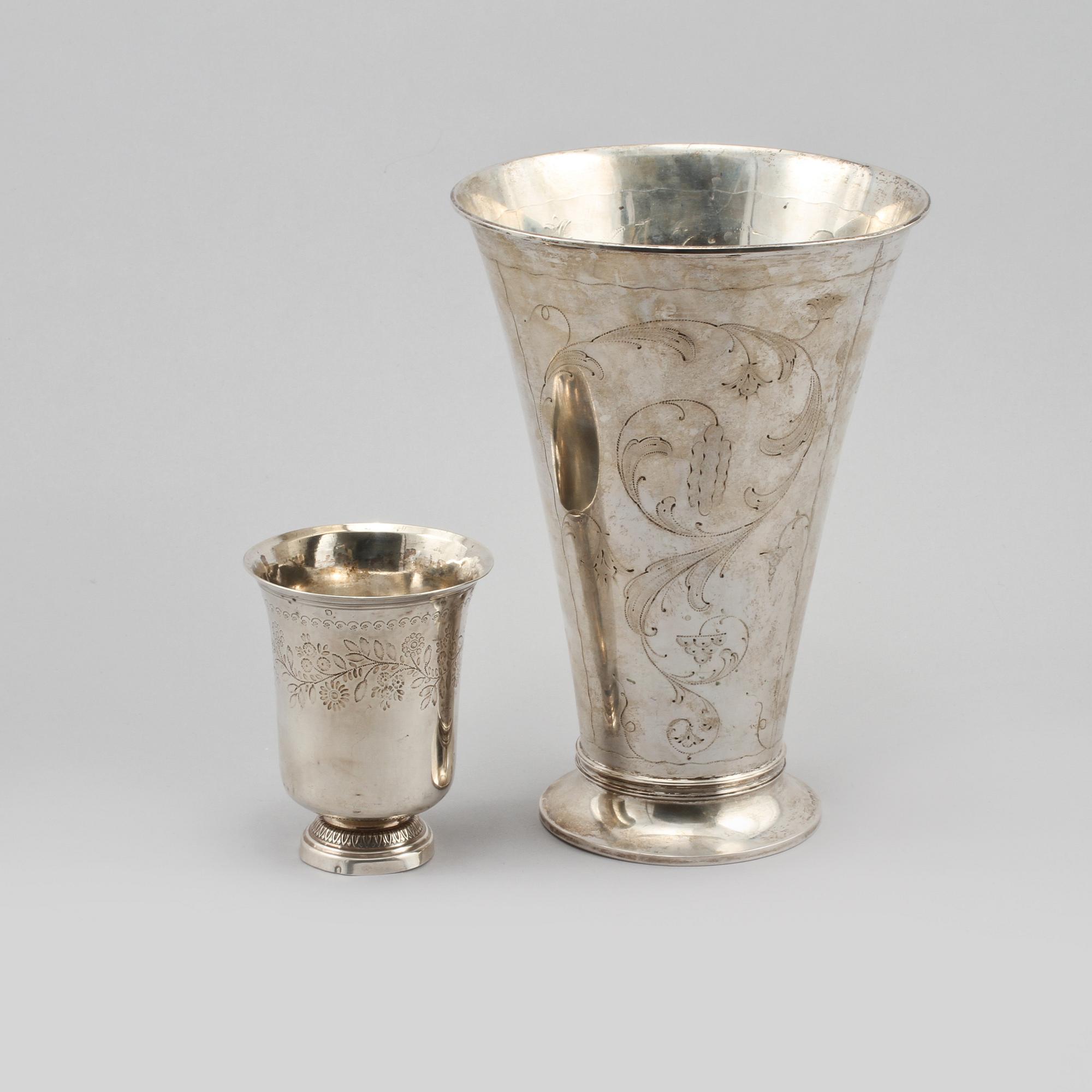 BÄGARE, 2 st, silver, Sverige samt Frankrike, 1900-tal, vikt 485 gram.