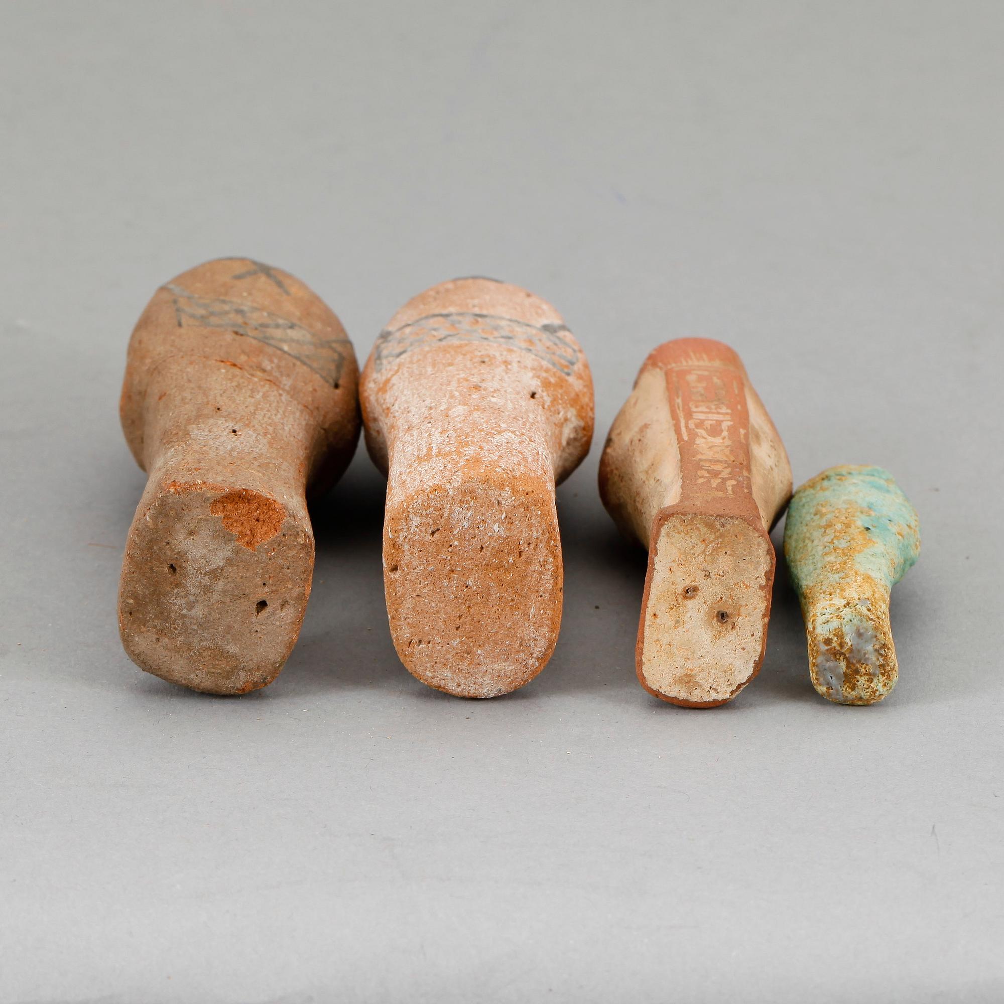USHEBTI, 4 st, lergods, fajans, Egypten, troligen Nya riket och Sentid ca 1550-332 f Kr.