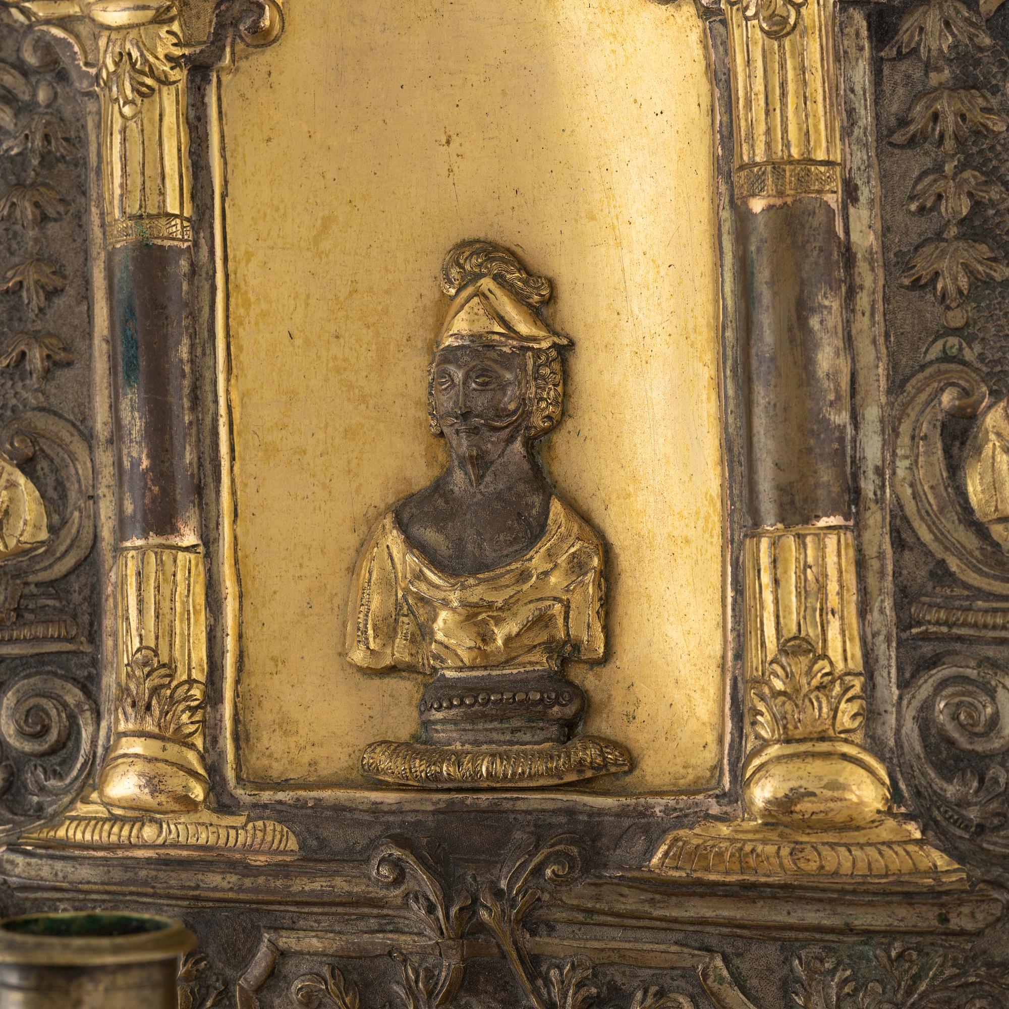 A wall light, 17th/18th Century.
