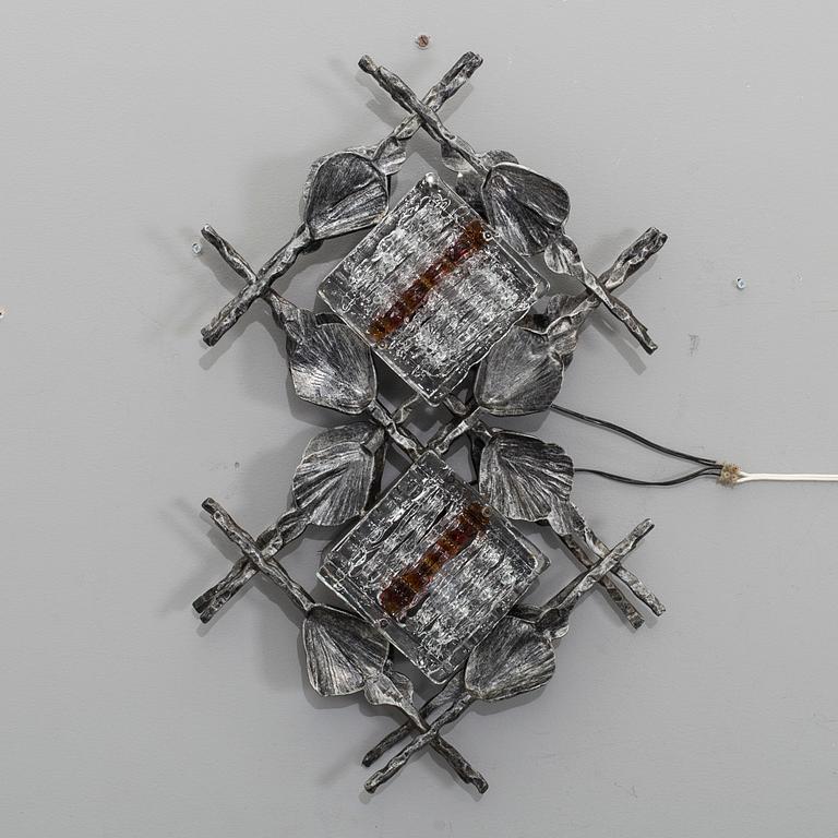 A wall lamp by Tom Ahlström & Hans Ehrlich from the 1960s.