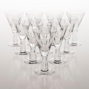 SAARA HOPEA, a 36-piece set of 'Inari' glassware for Nuutajärvi. Designed in 1953.