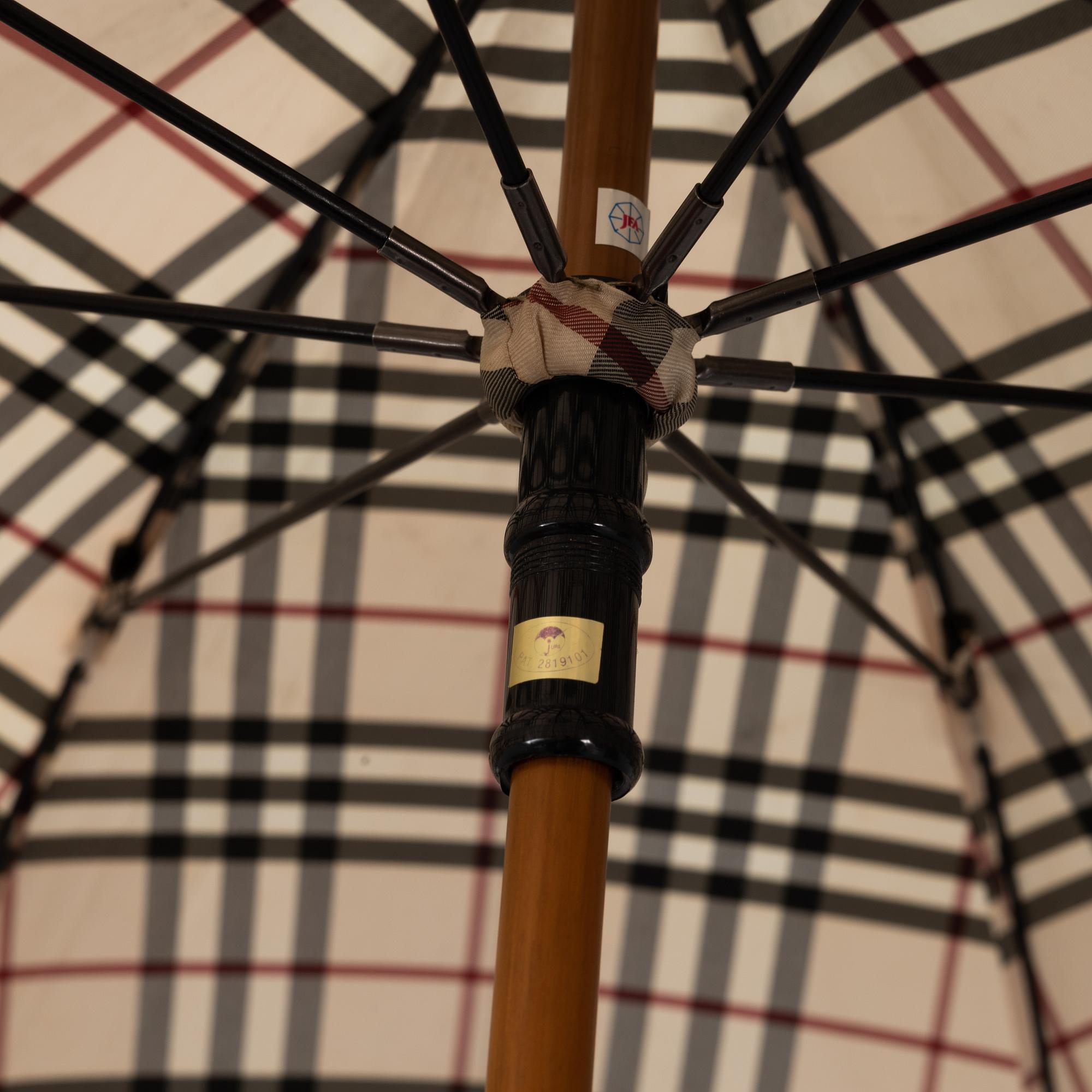 Burberry an umbrella. Bukowskis