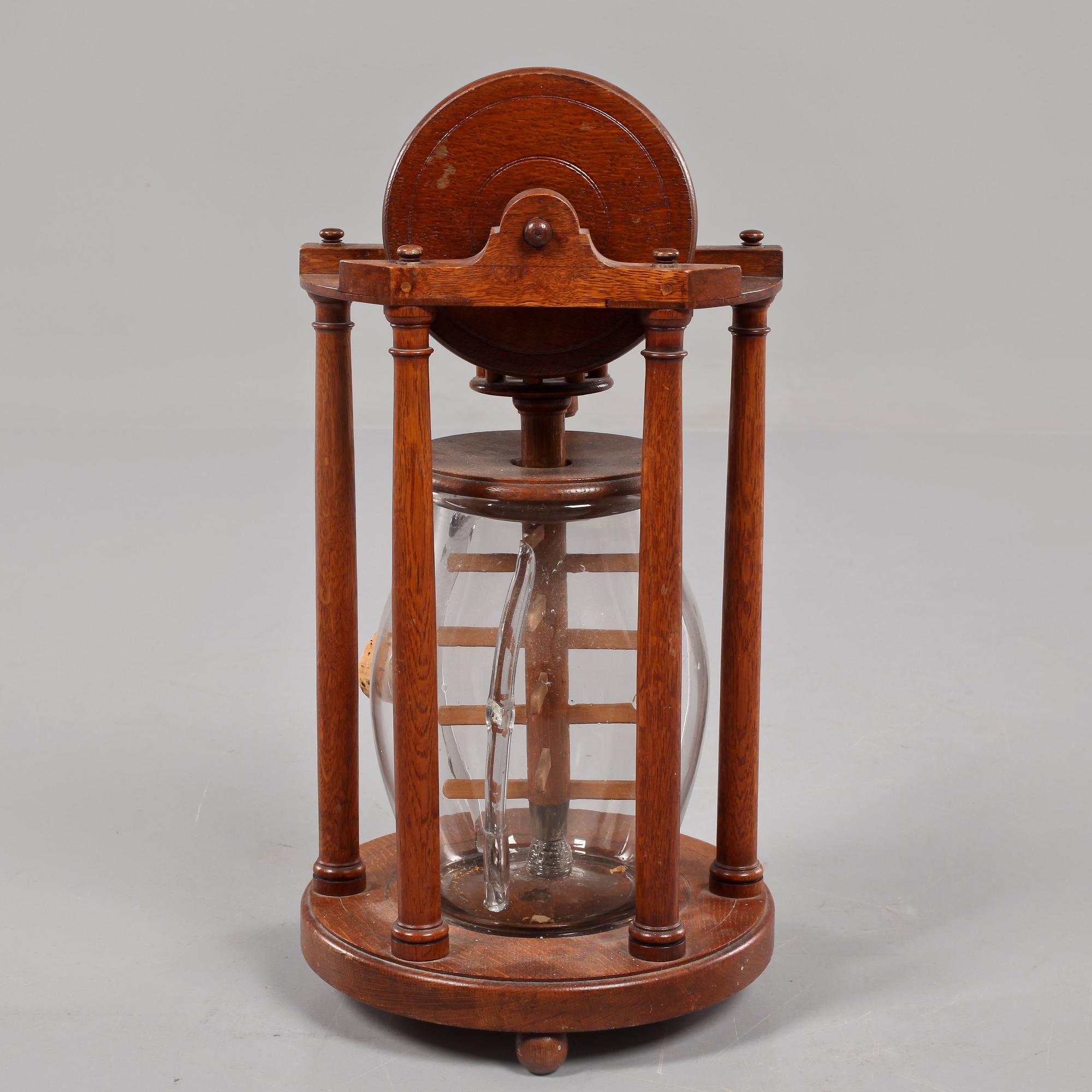 KÄRL FÖR VINTILLVERKNING, Frankrike, omkring sekelskiftet 1900.