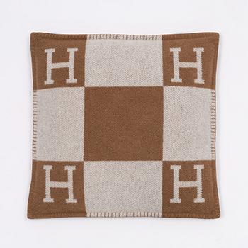 Hermès, a wool and cashmere mix 'Avalon' cushion cover.