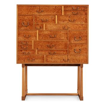 149. Josef Frank, A Josef Frank burrwood, mahogany and walnut cabinet 'Nationalmuseiskåpet', Svenskt Tenn, Sweden, model 881, 1960-70's.