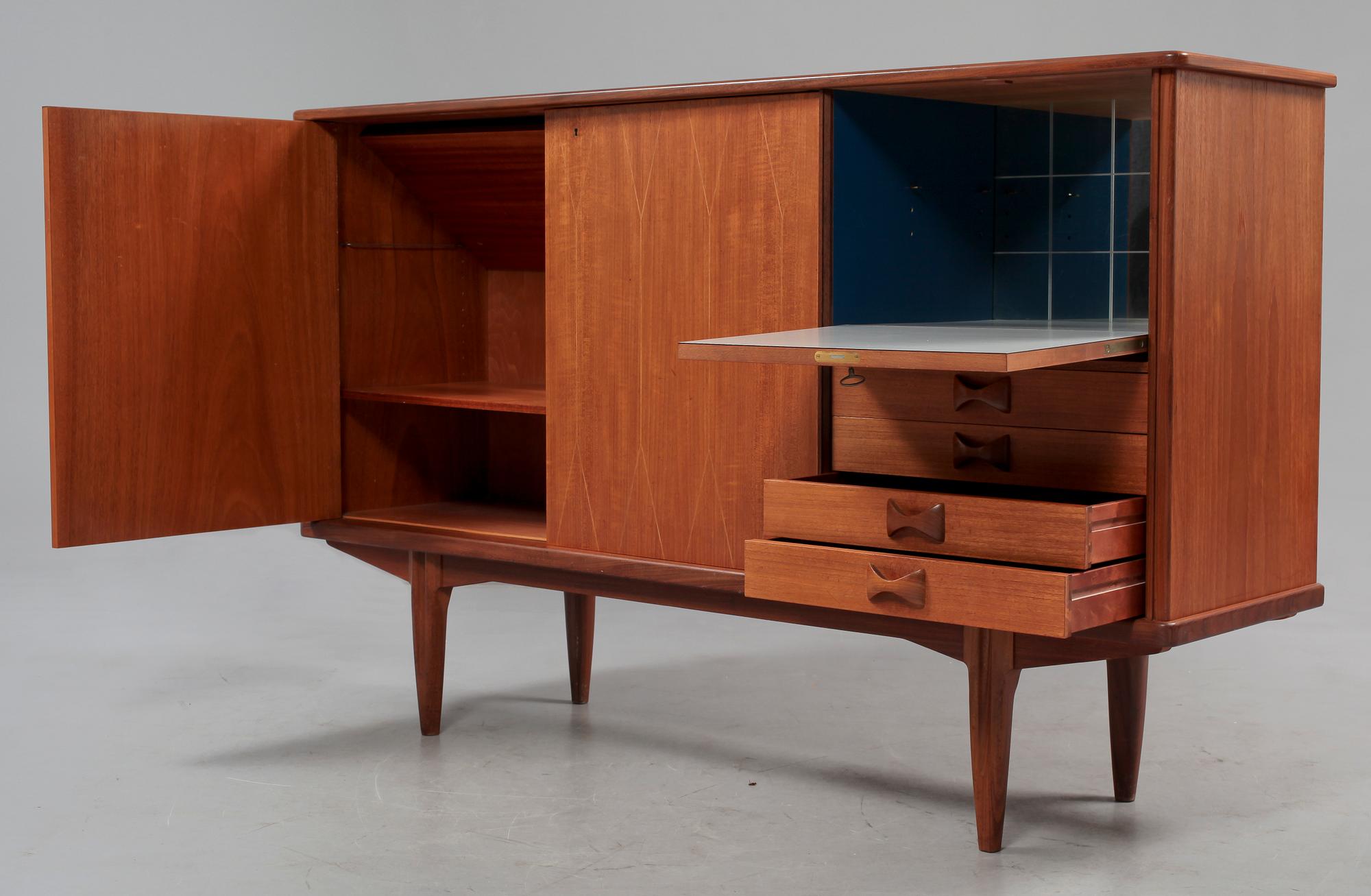SIDEBOARD, 1900-talets andra hälft.