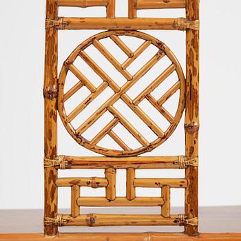 Karmstolar, ett par, fläckig bambu. Qingdynastin, 1800-tal.