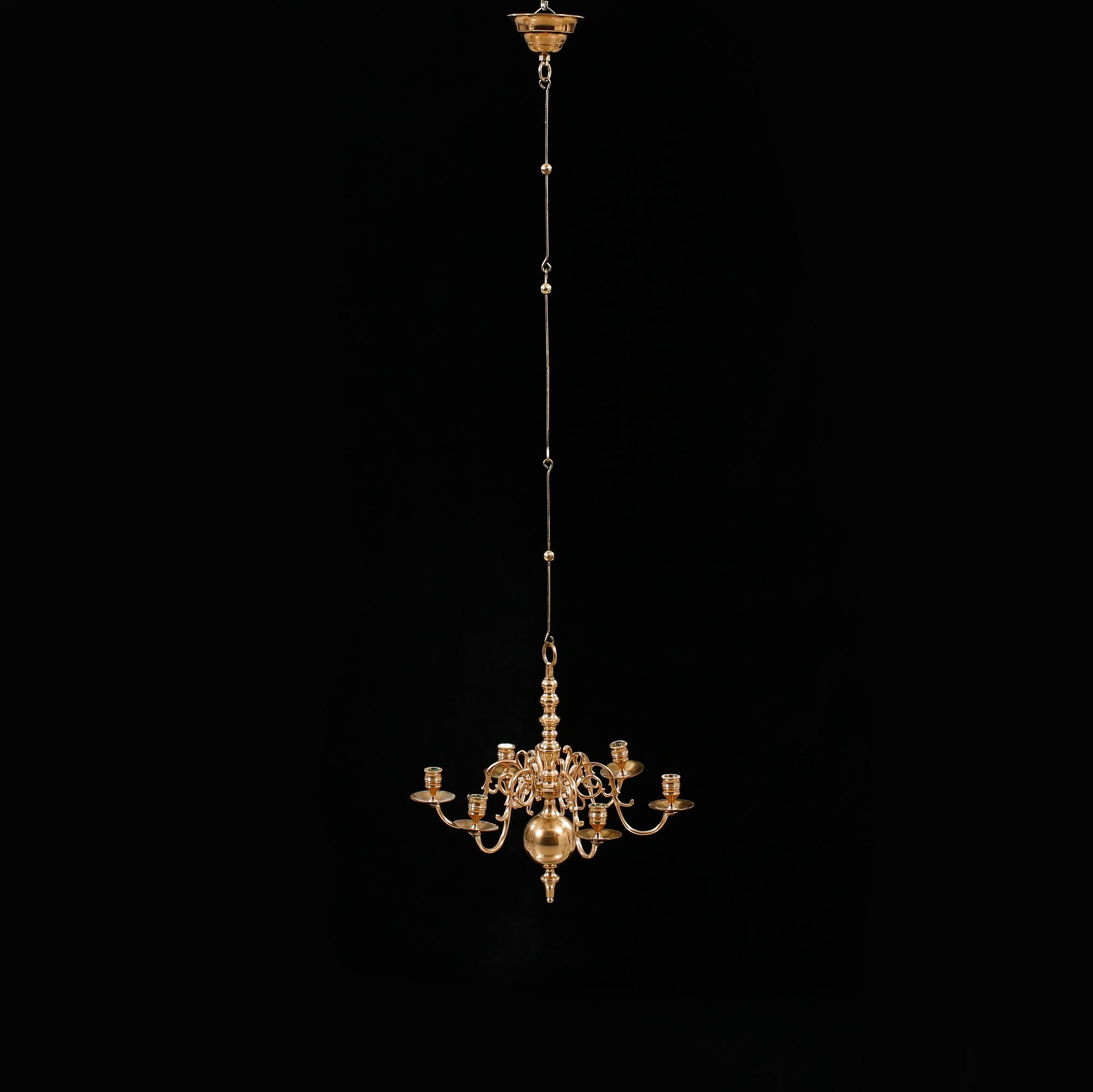 MALMKRONA, Erik Jonsson Gelbgjuteri, Skara, 1900-talets andra hälft, höjd exklusive kedja 38 cm.