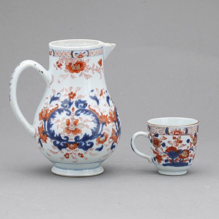 KANNA SAMT KOPP. Porslin, Kina, Qing dynastin. Qianlong (1736-95).