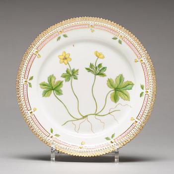 LUNCHTALLRIKAR, 12 stycken (6+6), porslin. "Flora Danica", Royal Copenhagen, Danmark, 1900-tal.