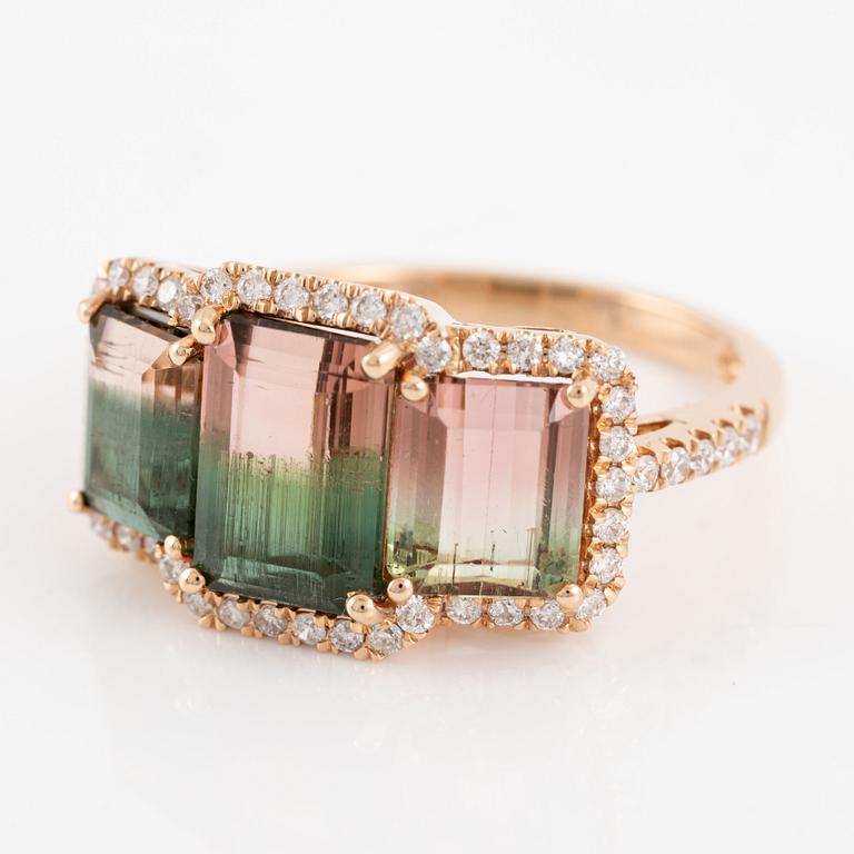 Ring with watermelon tourmaline and brilliant-cut diamonds.
