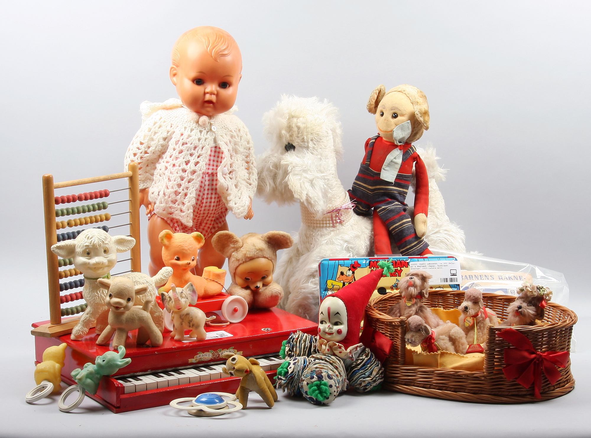 PARTI LEKSAKER, ca 100 delar, bl a England, Japan, Tyskland, Sverige, 1900-talets mitt.