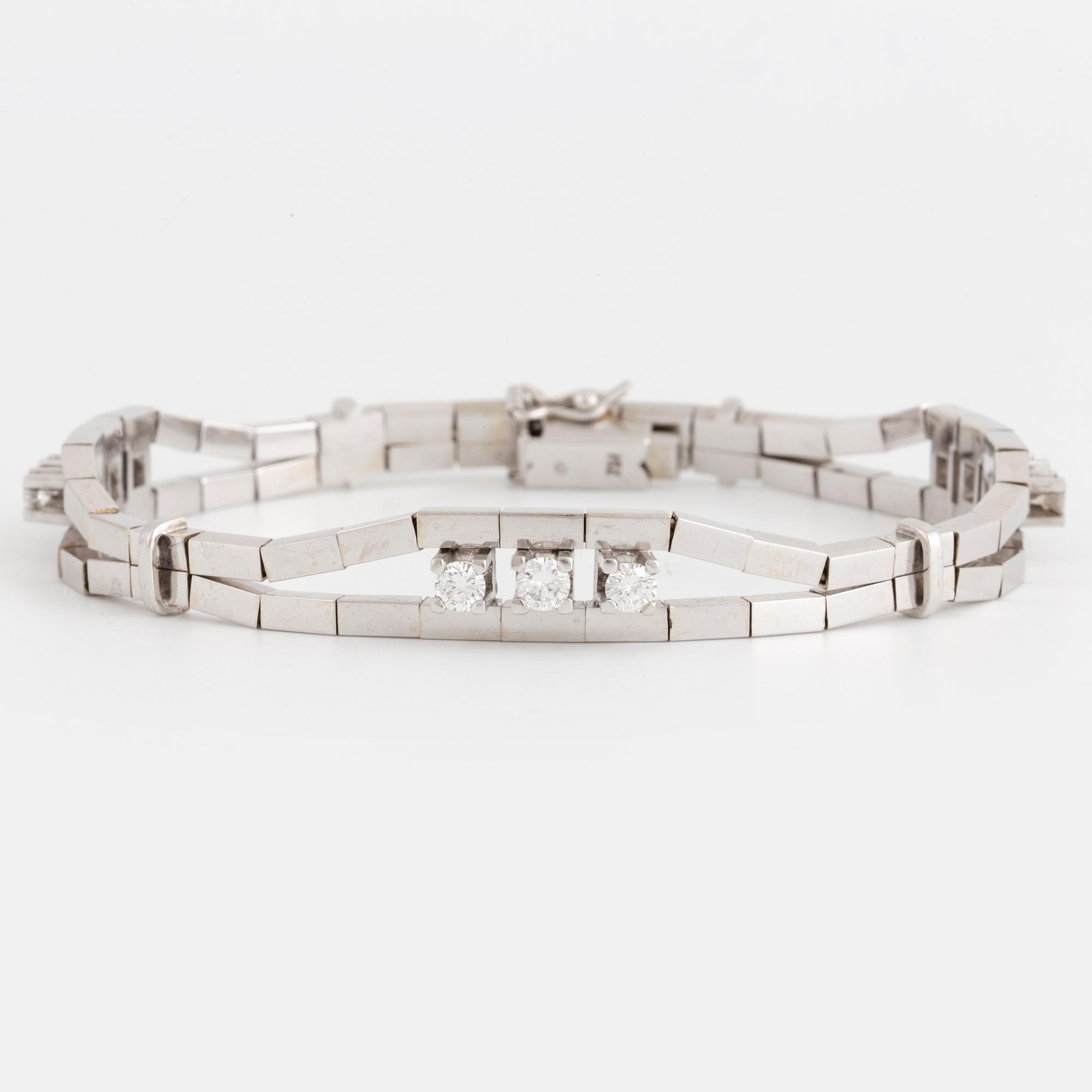 Armband 18K vitguld med runda briljantslipade diamanter.