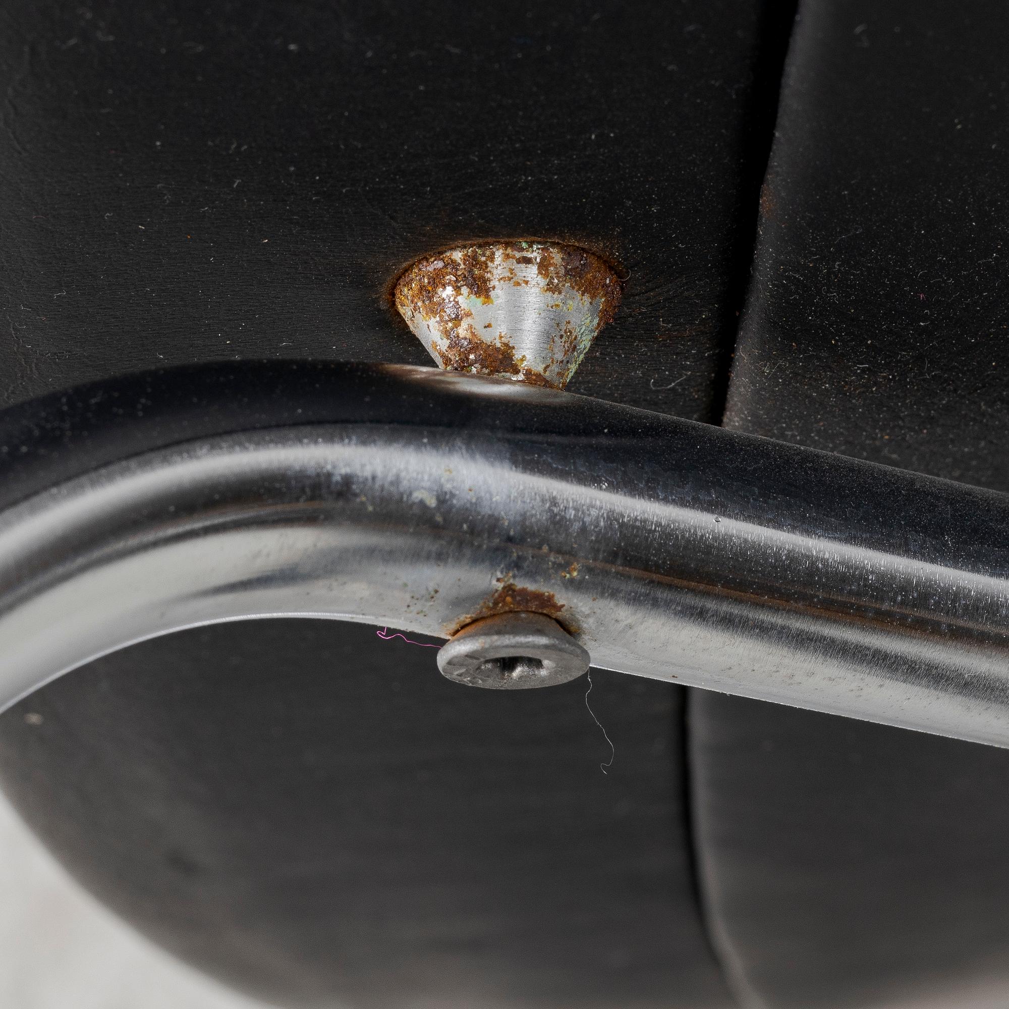 Hans J. Wegner, fåtölj med fotpall, "Ox Chair", EJ-100, Erik Jørgensen Møbelfabrik A/S, Svendborg, Danmark.