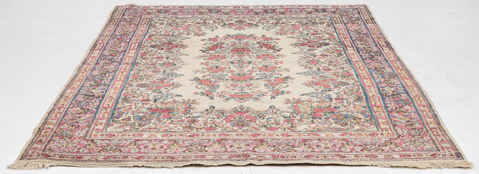 Carpet, Kirman, approx. 290 x 210 cm.