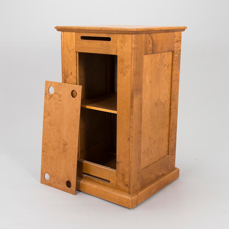 A 21st century jalousie cabinet by Boknäs.