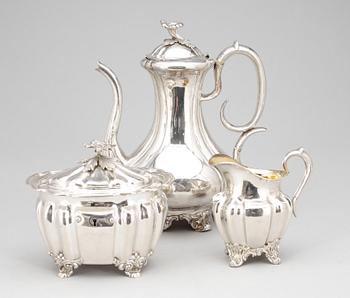 KAFFESERVISDELAR, 3 liknande, silver, nyrokoko, Möllenborg resp Christian Hammer, Stockholm 1848-51 Tot ca 1400 g.