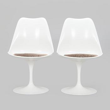 Eero Saarinen, A set of six 'Tulip' chairs, Knoll International.