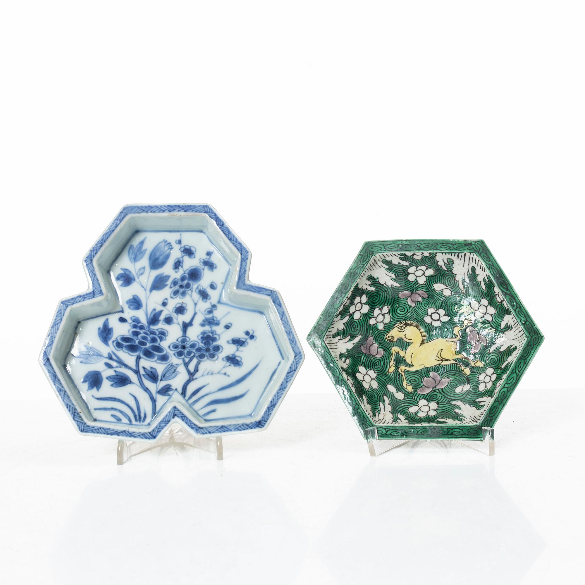 Two Chinese dishes, Qing dynasty, Kangxi (1662-1722).