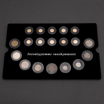 A 1900-2000s Finnish coin collection, partly gold.