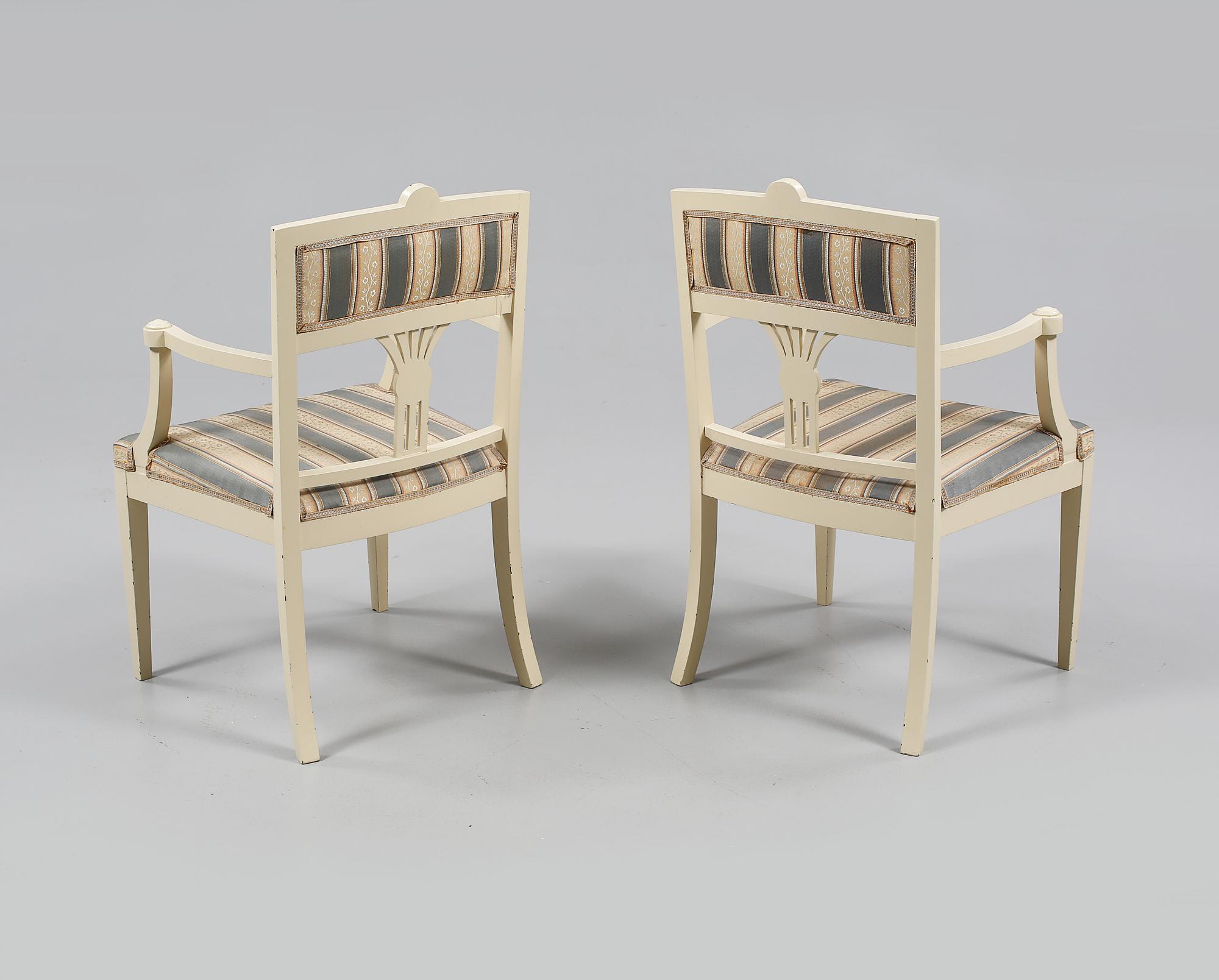 KARMSTOLAR, ett par, 1900-talets första hälft.