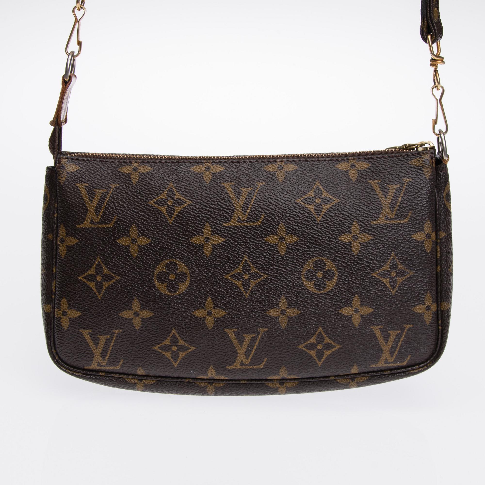 VÄSKA, "Pochette Accessoires", Louis Vuitton.