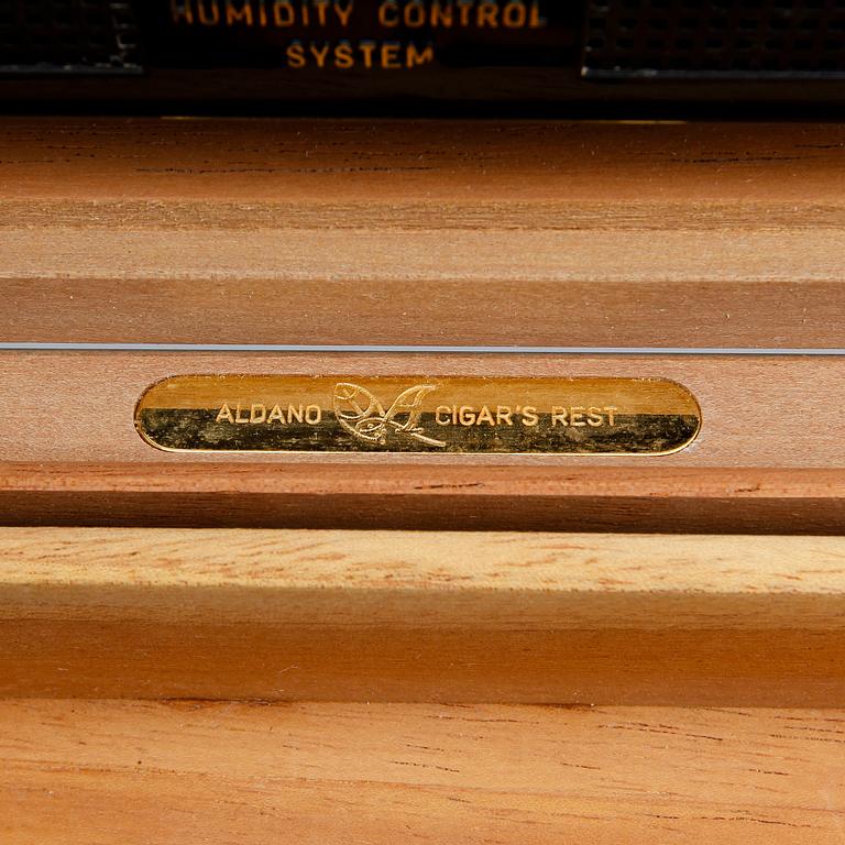 HUMIDOR/CIGARRSKRIN, Aldano, 2000-tal.