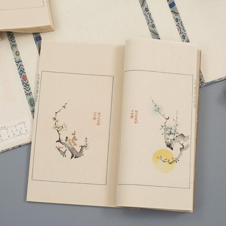 Book, 4 vol, numerously illustrated with woodcuts in colours, "Shi zhu zhai jian pu" by Hu Zhengyan.
