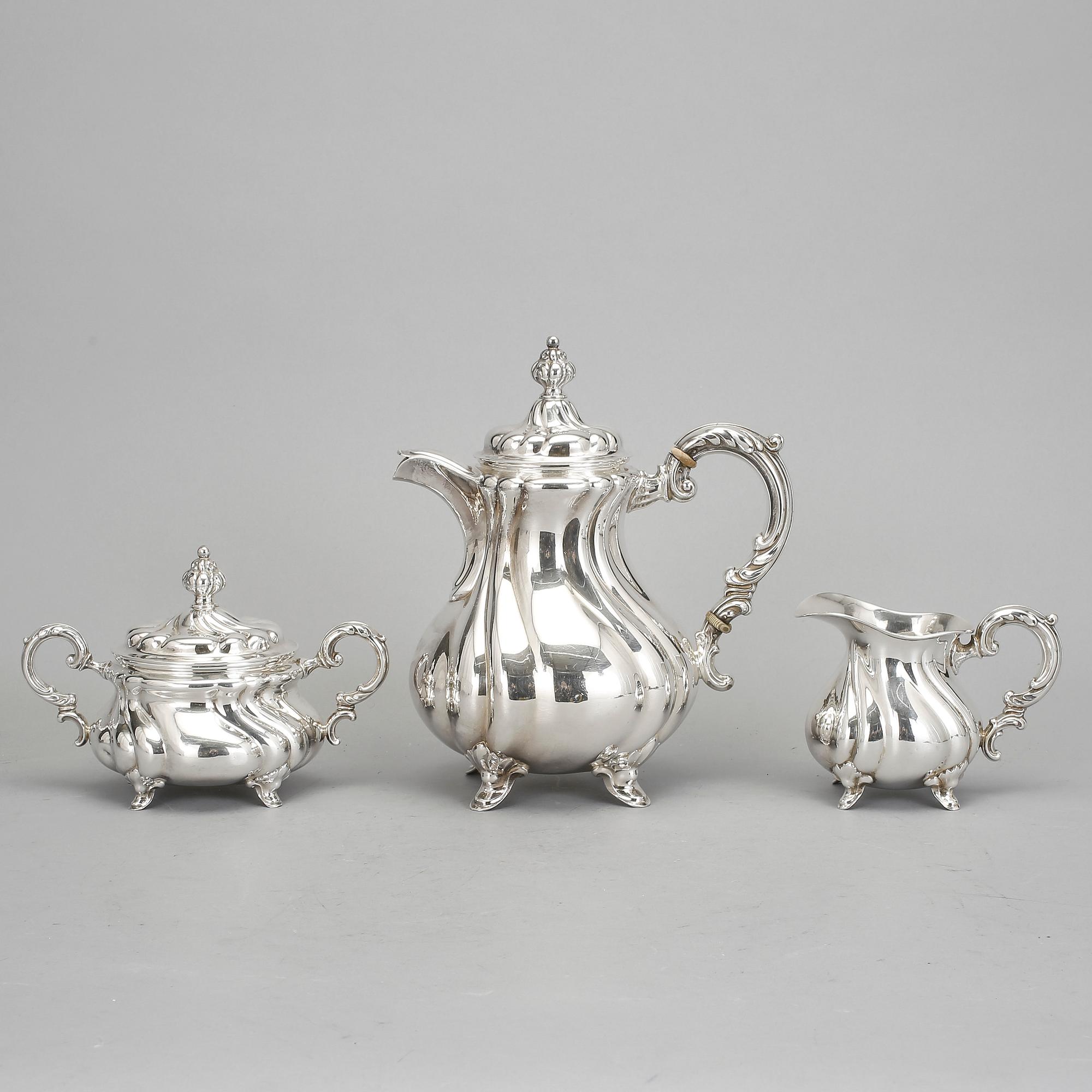 KAFFESERVIS, 3 delar, silver, rokokostil, Tyskland, svenska importstämplar. Vikt Ca 1167 gram.