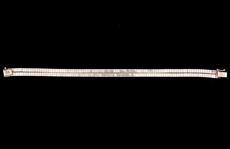 ARMBAND, 18K vitguld. Kultakönni 1968. Vikt ca 19 g.