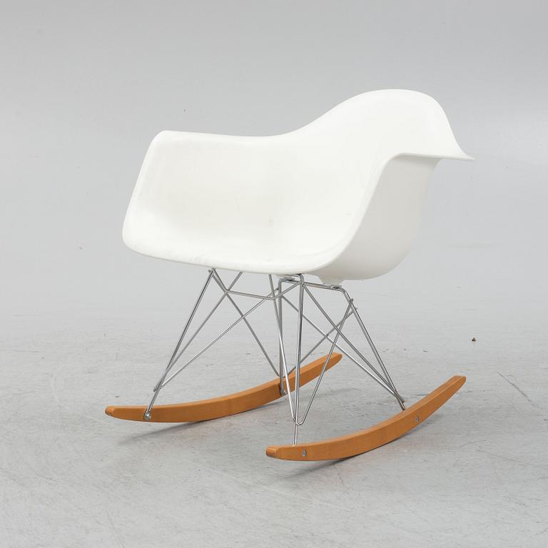 Charles & Ray Eames, a 'Eames Plastic Armchair RAR", Vitra, 2015.