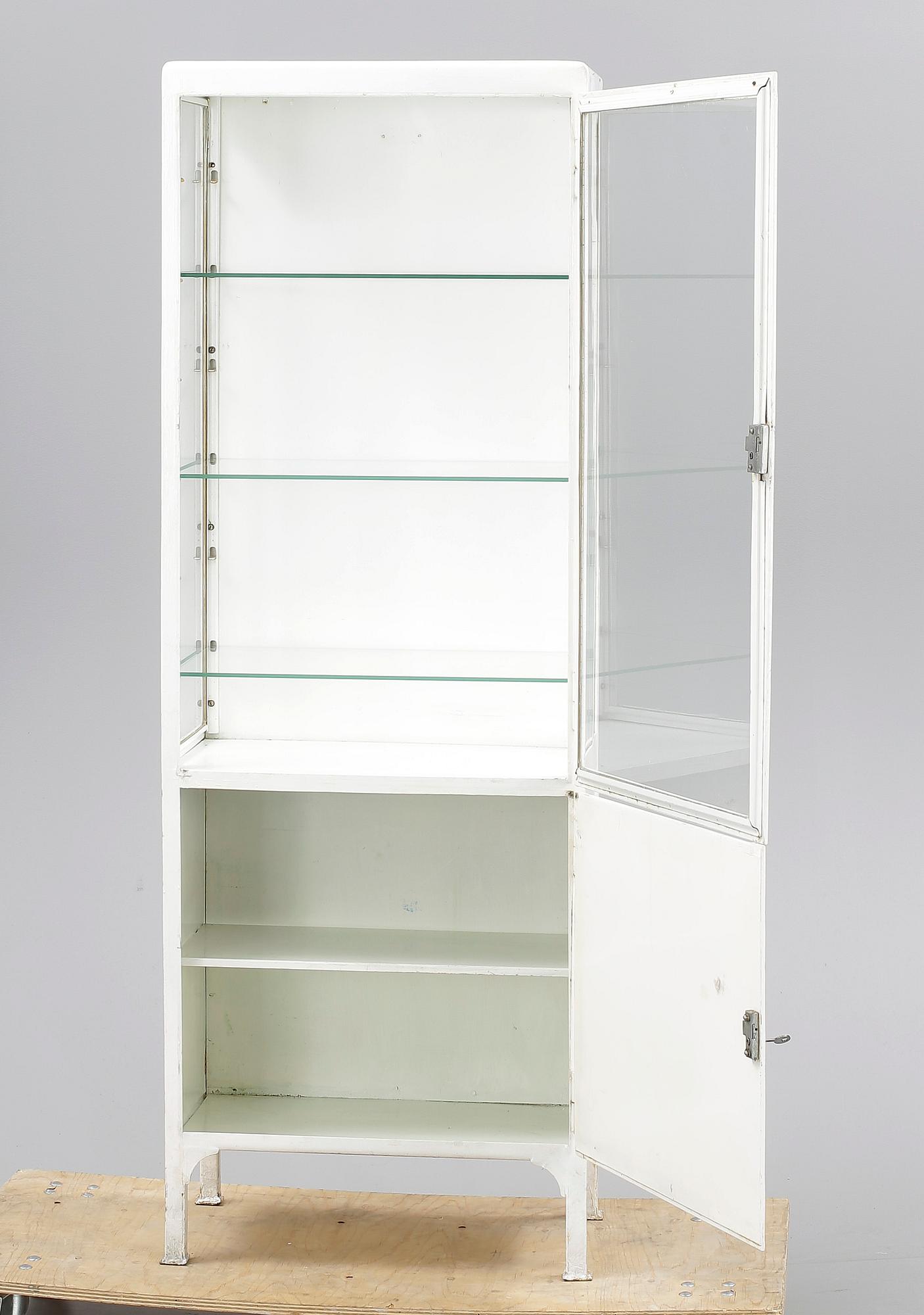 TANDLÄKARSKÅP, 1900-tal.