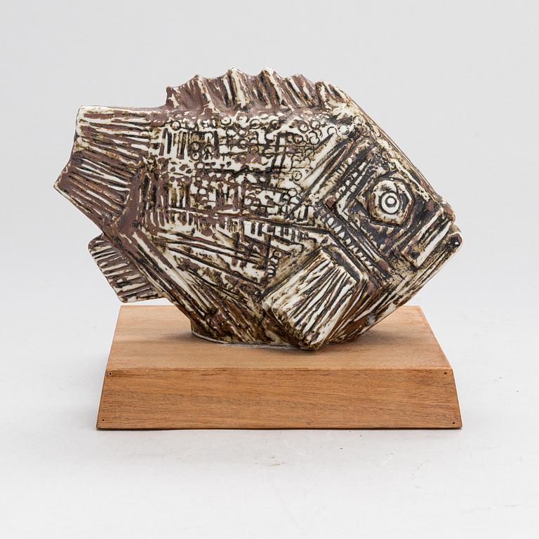 Taisto Kaasinen, A stoneware sculpture probably signed.
