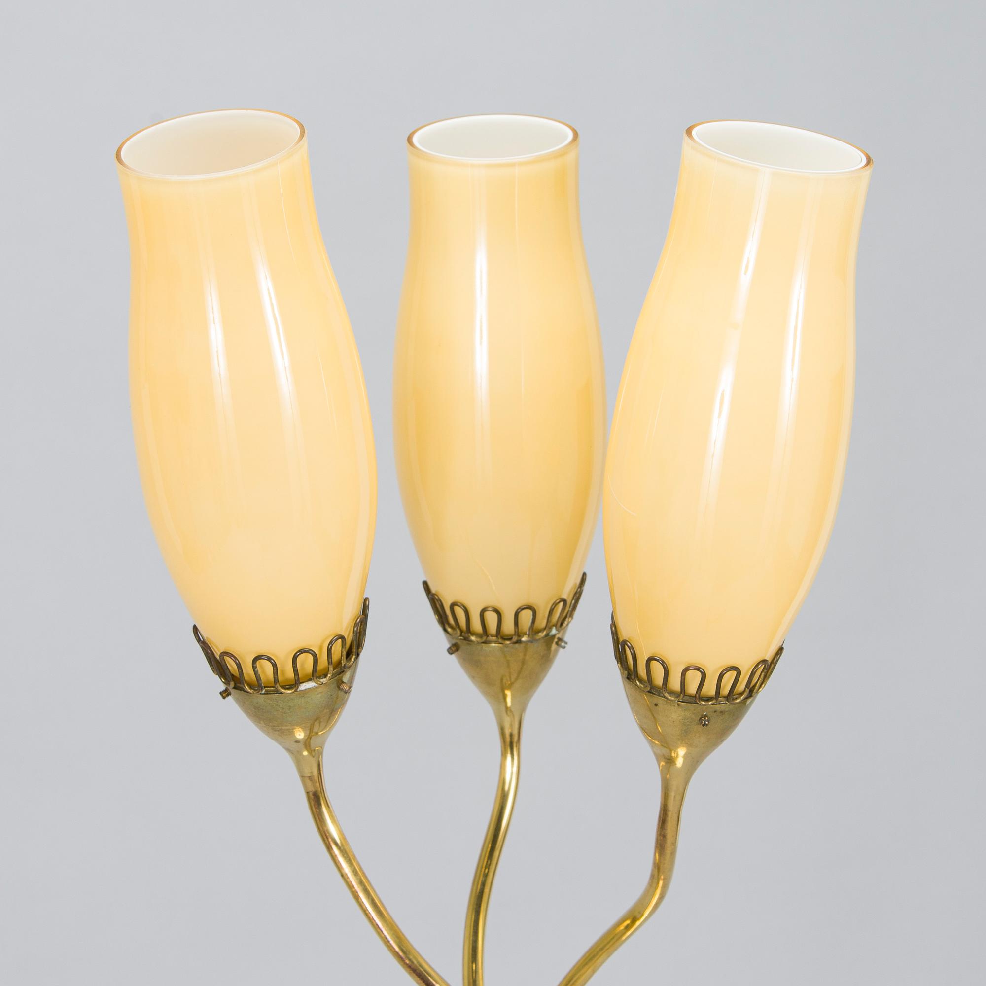 Mauri Almari, golvlampa, modell 62046 Idman 1900-talets mitt.