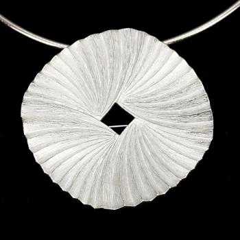 HALSSMYCKE/BROSCH, silver, "Plisé" Marja Suna Kalevala Koru, 2007.