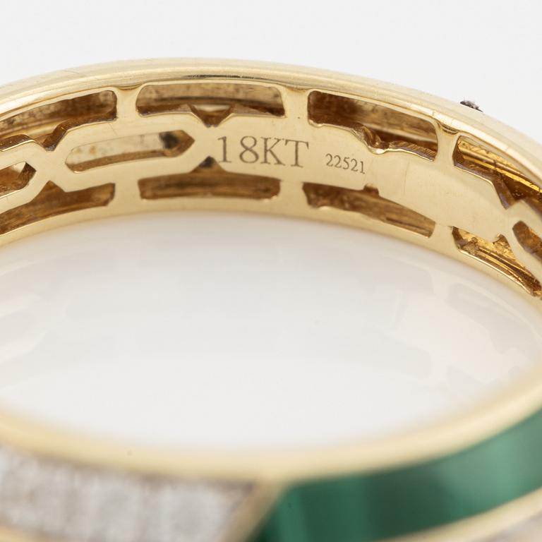 Ring with malachite and brilliant-cut diamonds.