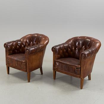 CLUBFÅTÖLJER, ett par, 1900-talets början.