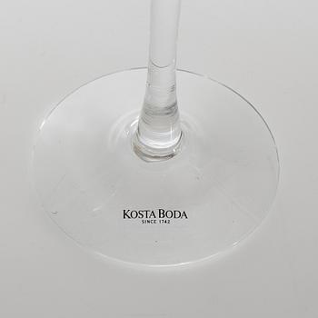 BERTIL VALLIEN, glasservisdelar, 35 st, "Chateau", Kosta Boda, 1900-talets andra hälft.