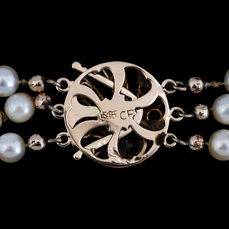 PÄRLCOLLIER, odlade pärlor, lås av 18K guld.