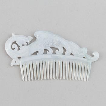 A nephrite comb, China, 20th Century.