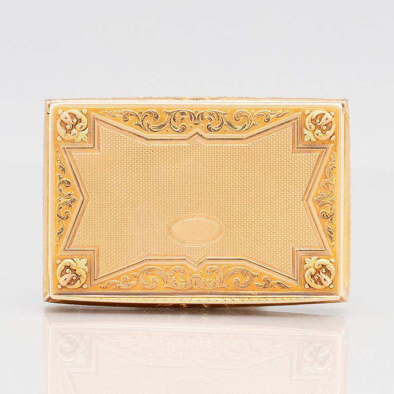 A Swiss mid- 19th century, en deux couleurs, gold box, unidentified makers mark CCS.