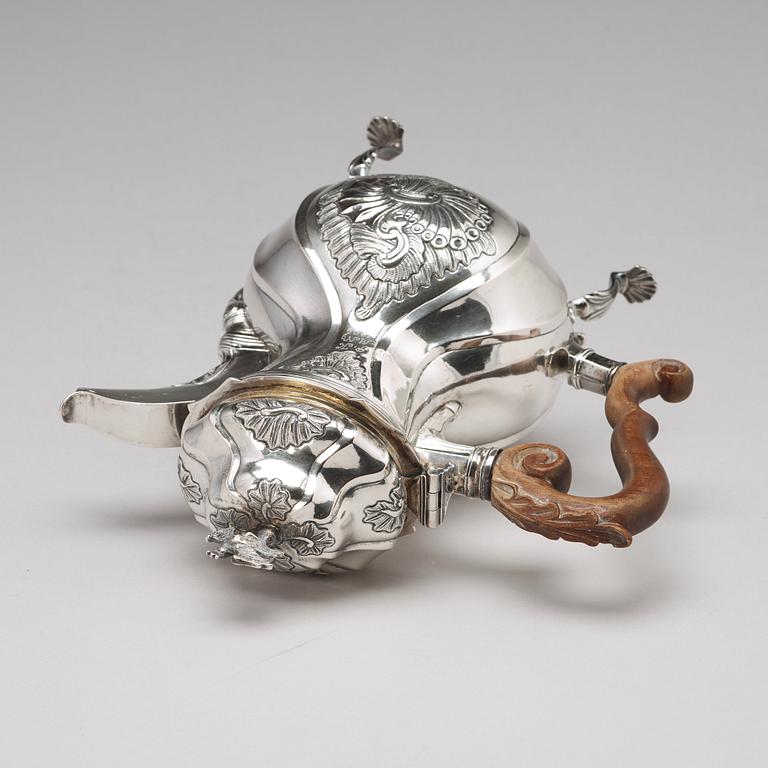 Jens Kieldsen Sommerfeldt (verksam i Aalborg, född 1692, död 1772), kaffekanna, silver. Rokoko.