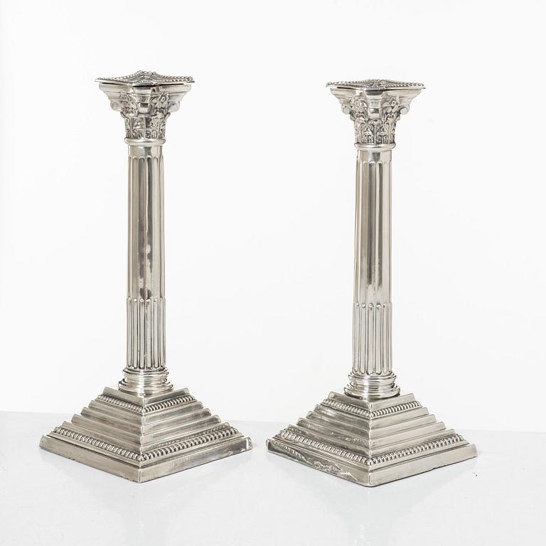 Ljusstakar, ett par, silver, London, England 1971.