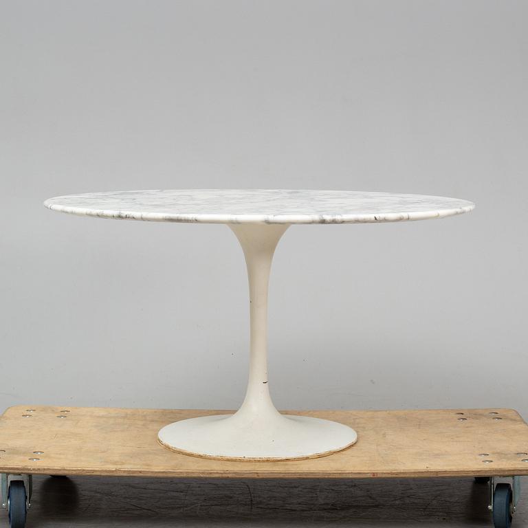 EERO SAARINEN, soffbord "Tulip", Knoll international 1900-talets andra hälft.
