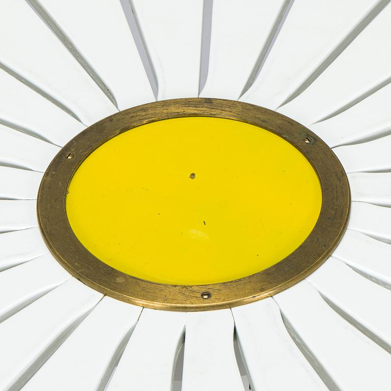 Alvar & Aino Aalto, ”Aurinko”-sarjan pöytä, O.Y. Huonekalu- ja Rakennustyötehdas A.B., 1900-luvun puoliväli, sekä, tuoleja, 4 kpl Artek 2000.