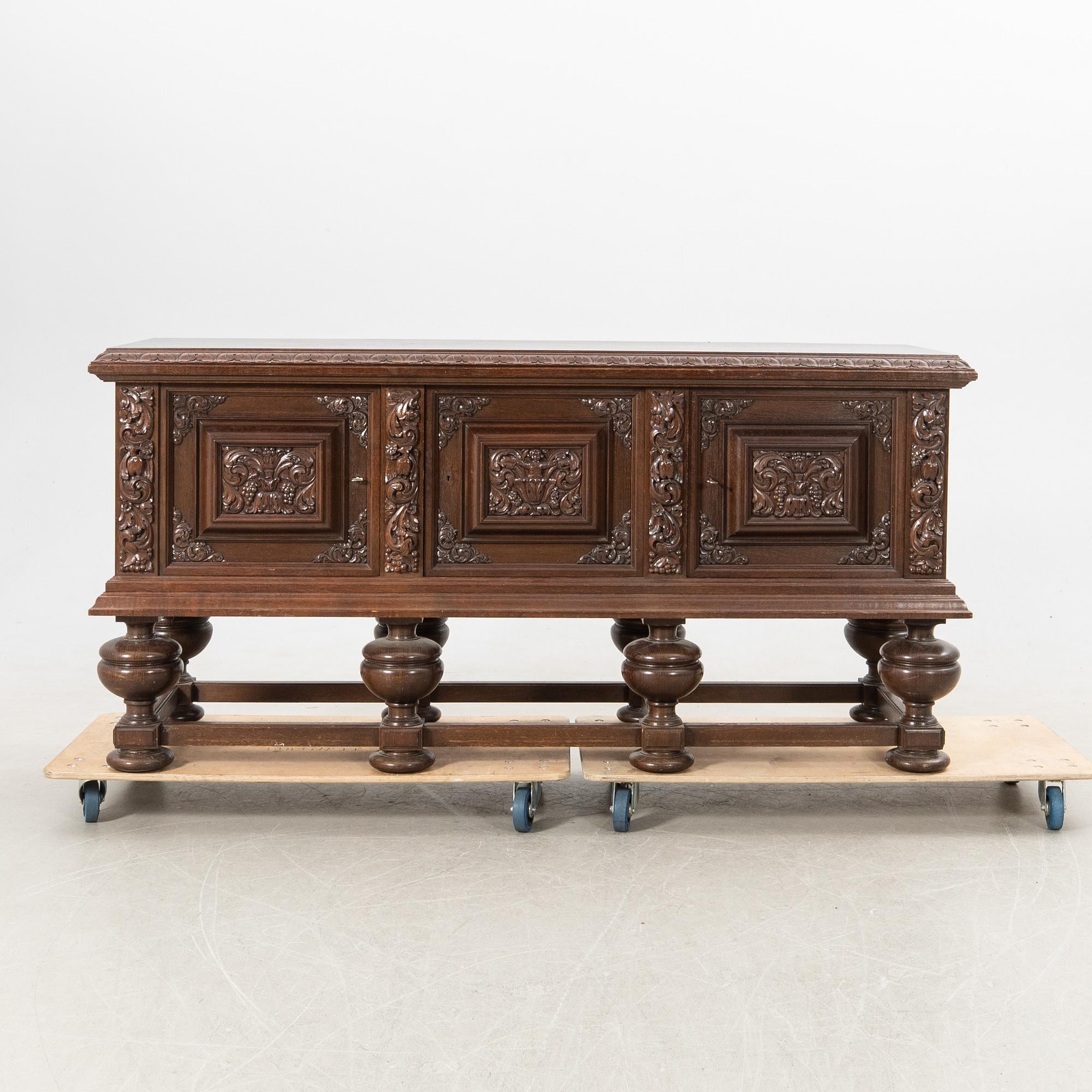 Sideboard Baroque style 1920s/30s Almgren & Plynning Helsingborg.